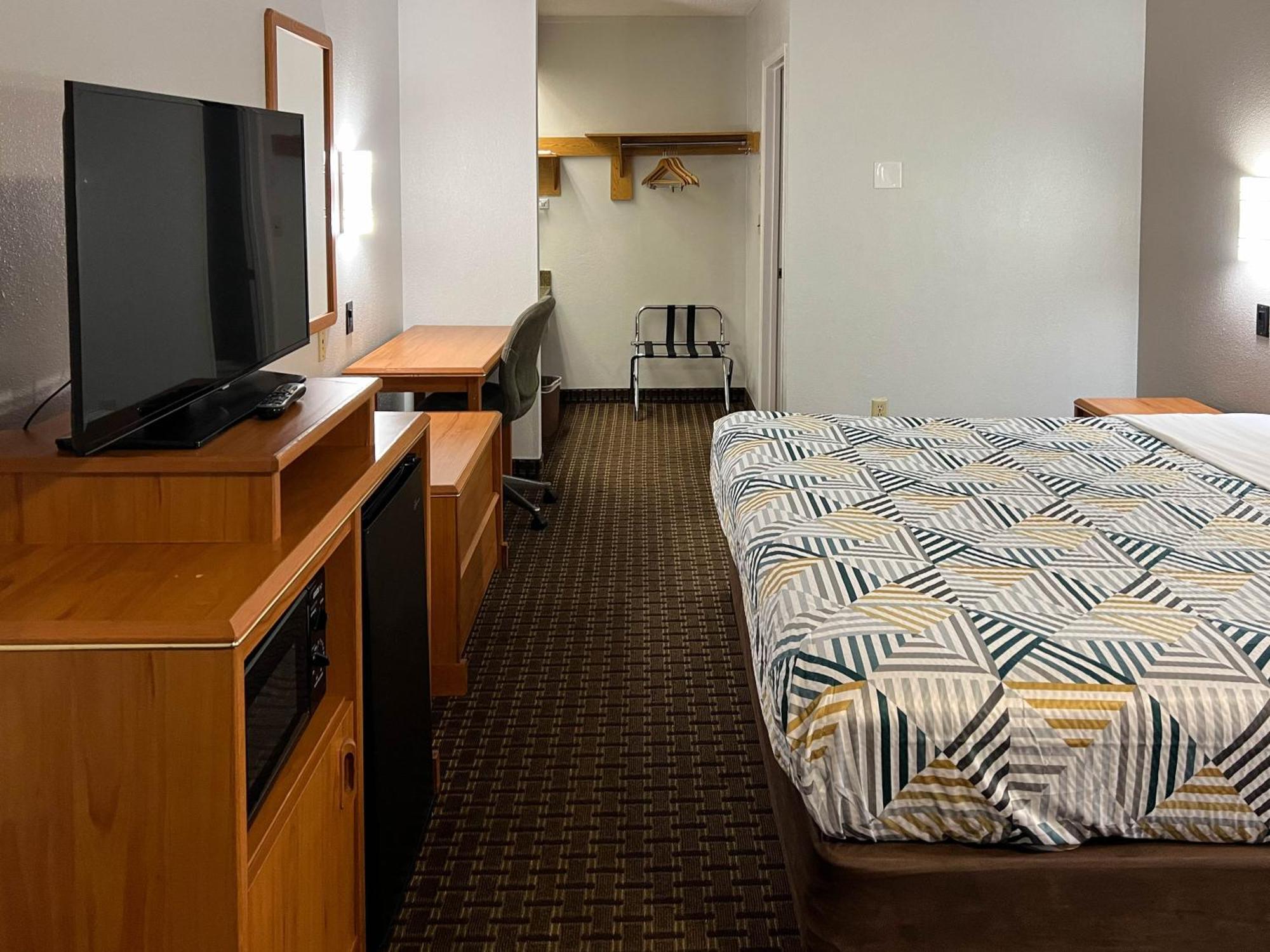 6 Or Southeast Hotel 2*
