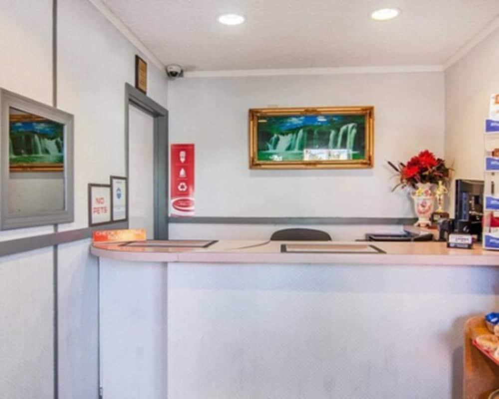 Hotel 6 Or Southeast 2*