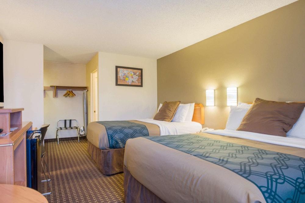 Hotel 6 Or Southeast Portland