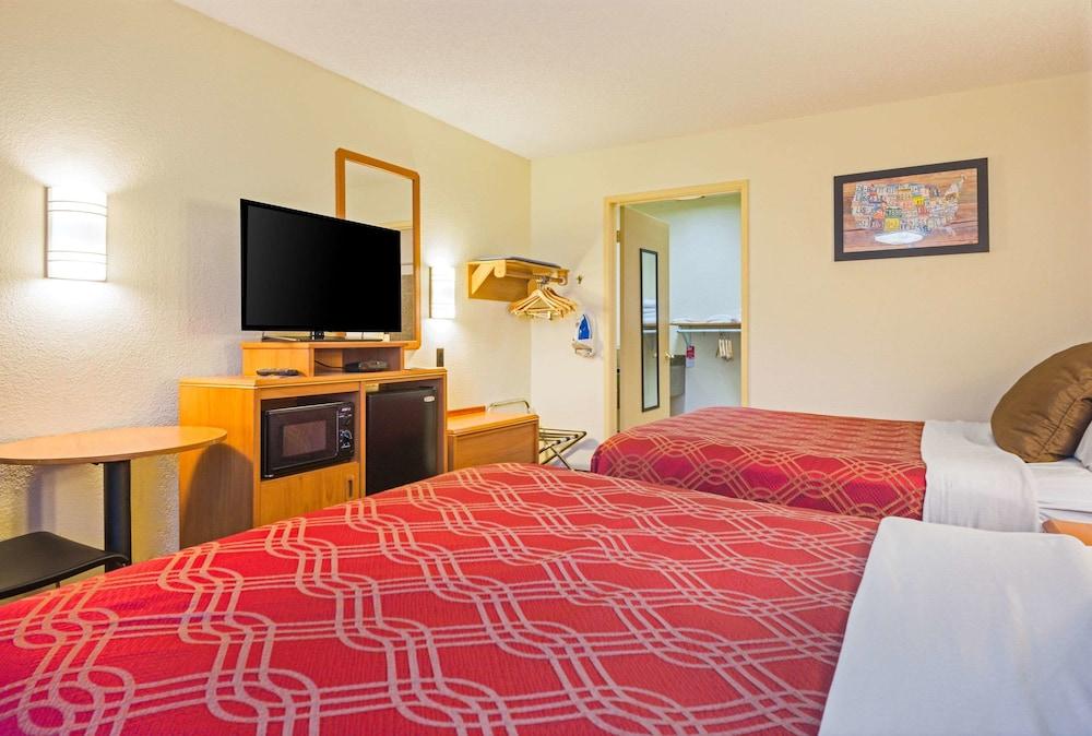 Hotel 6 Or Southeast