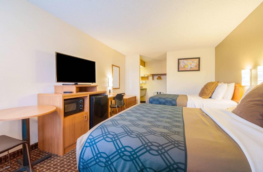 Hotel 6 Or Southeast
