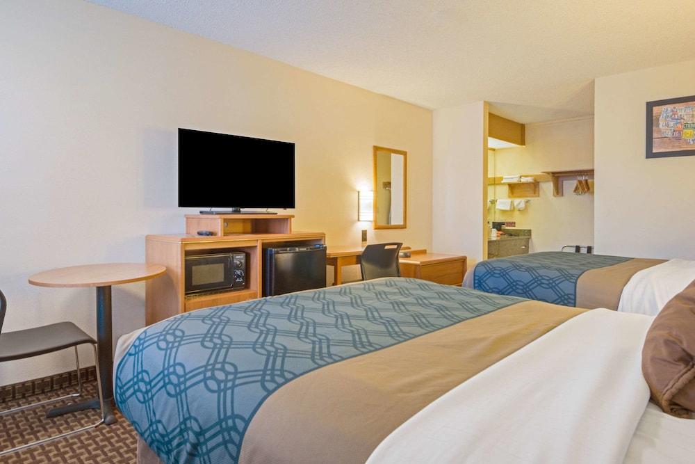 Hotel 6 Or Southeast Portland