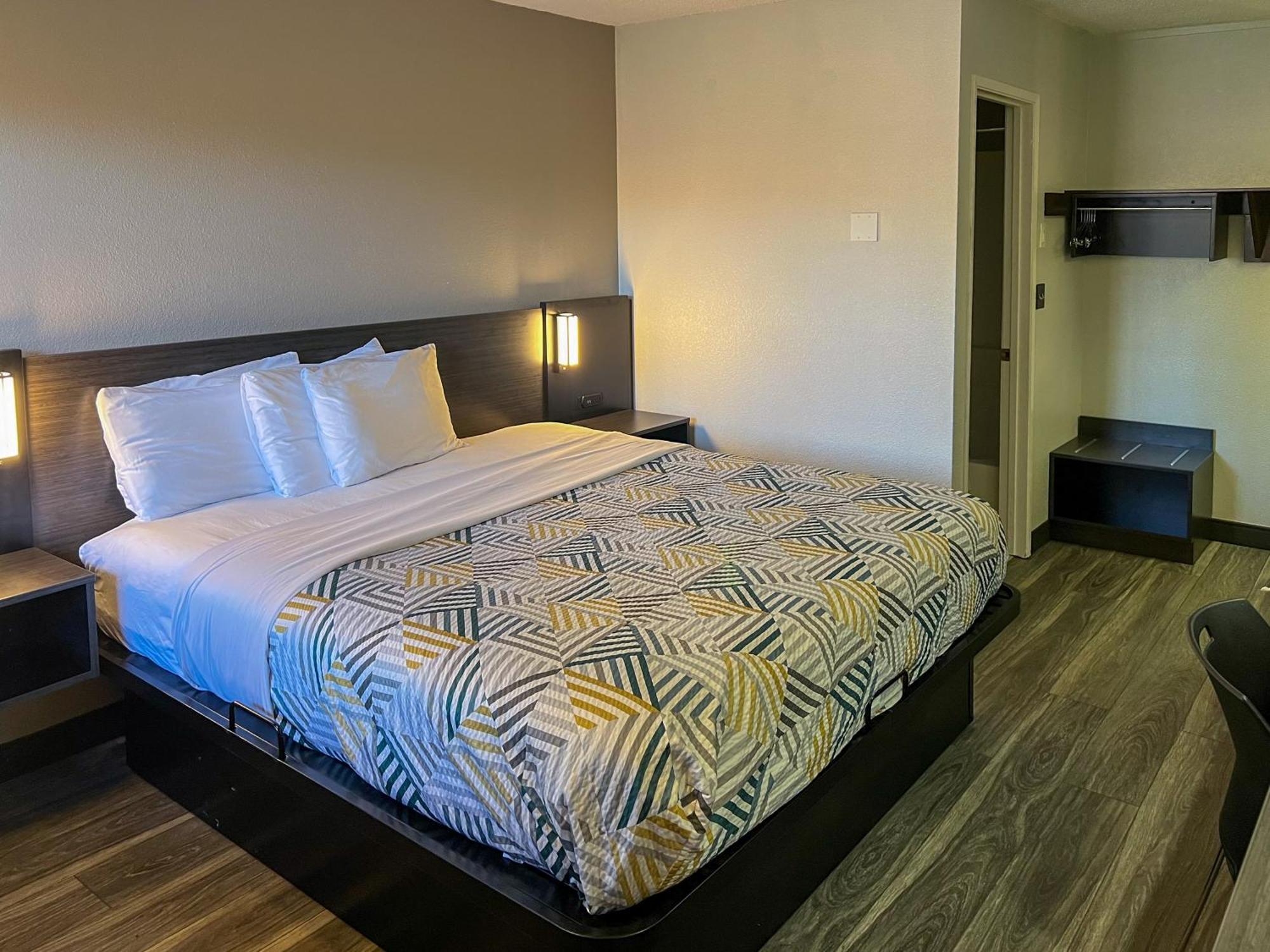 Hotel 6 Or Southeast 2*