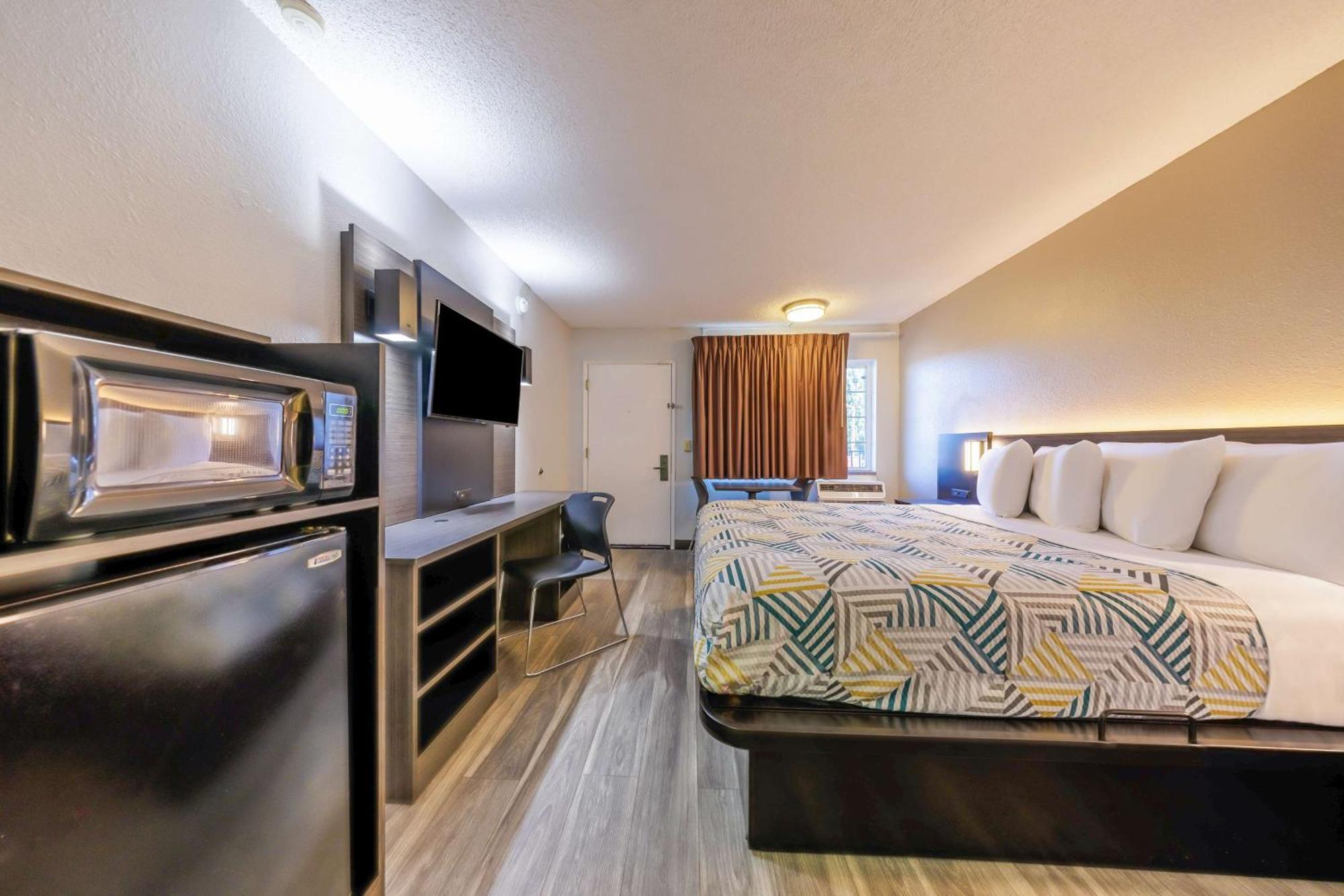 Hotel 6 Or Southeast 2*