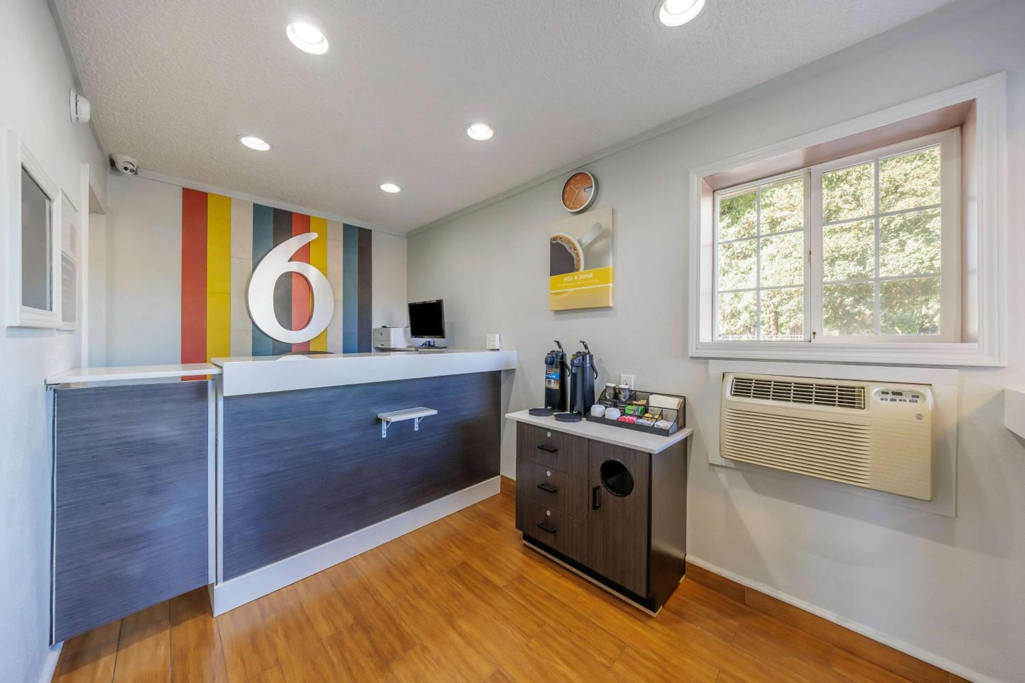 6 Or Southeast Hotel Portland
